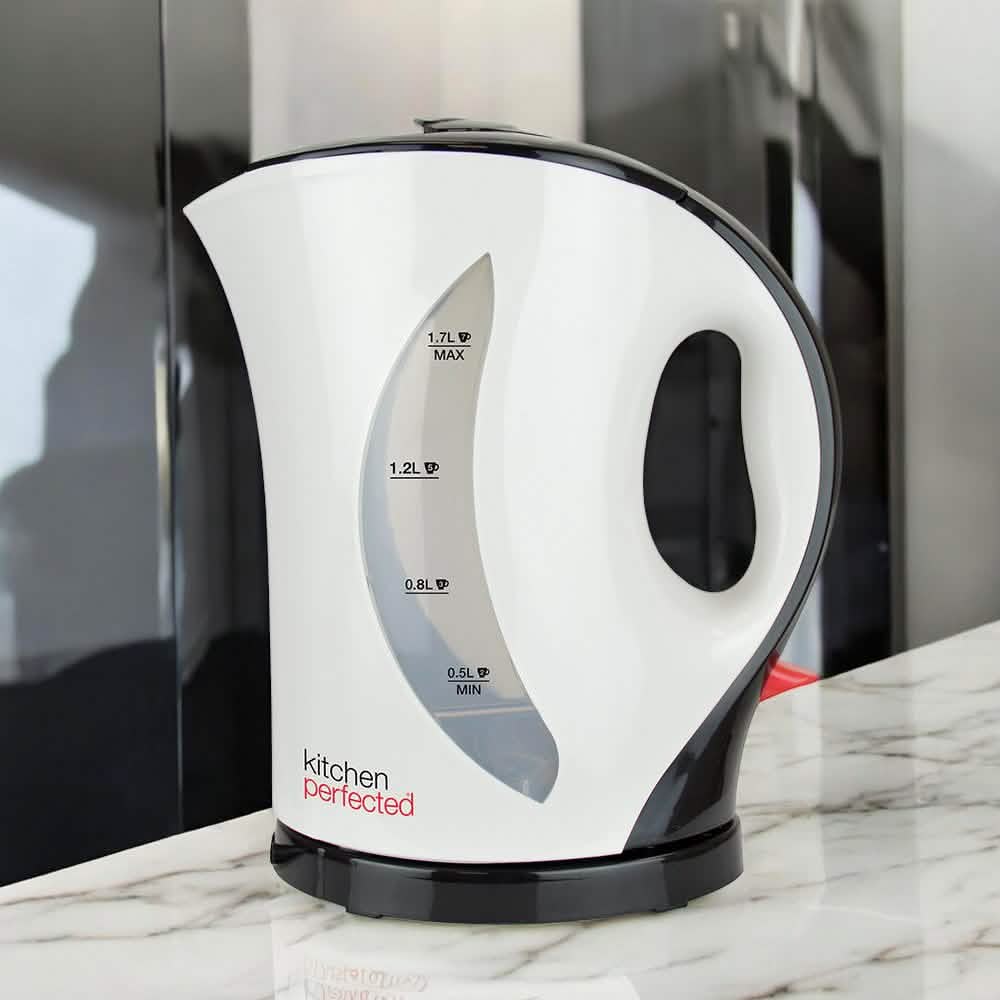 Cream 2200W Electric Cordless Kettle 1.7L Jug Fast Boil with Washable Filter