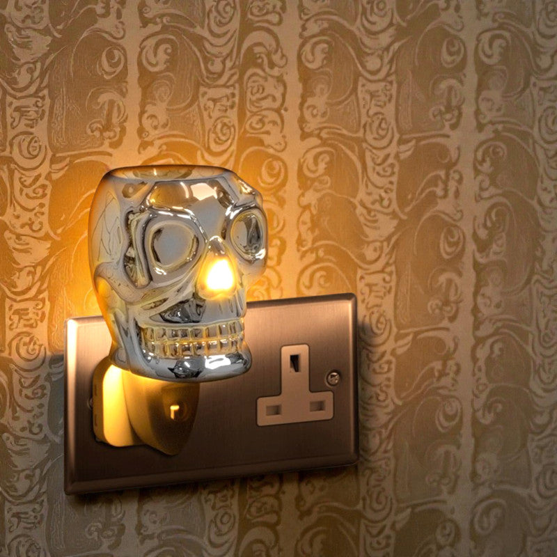 Silver Ceramic Skull Oil Burner and Wax Warmer Electric Plug-in Aroma Diffuser plus 6 Assorted Essential Oils