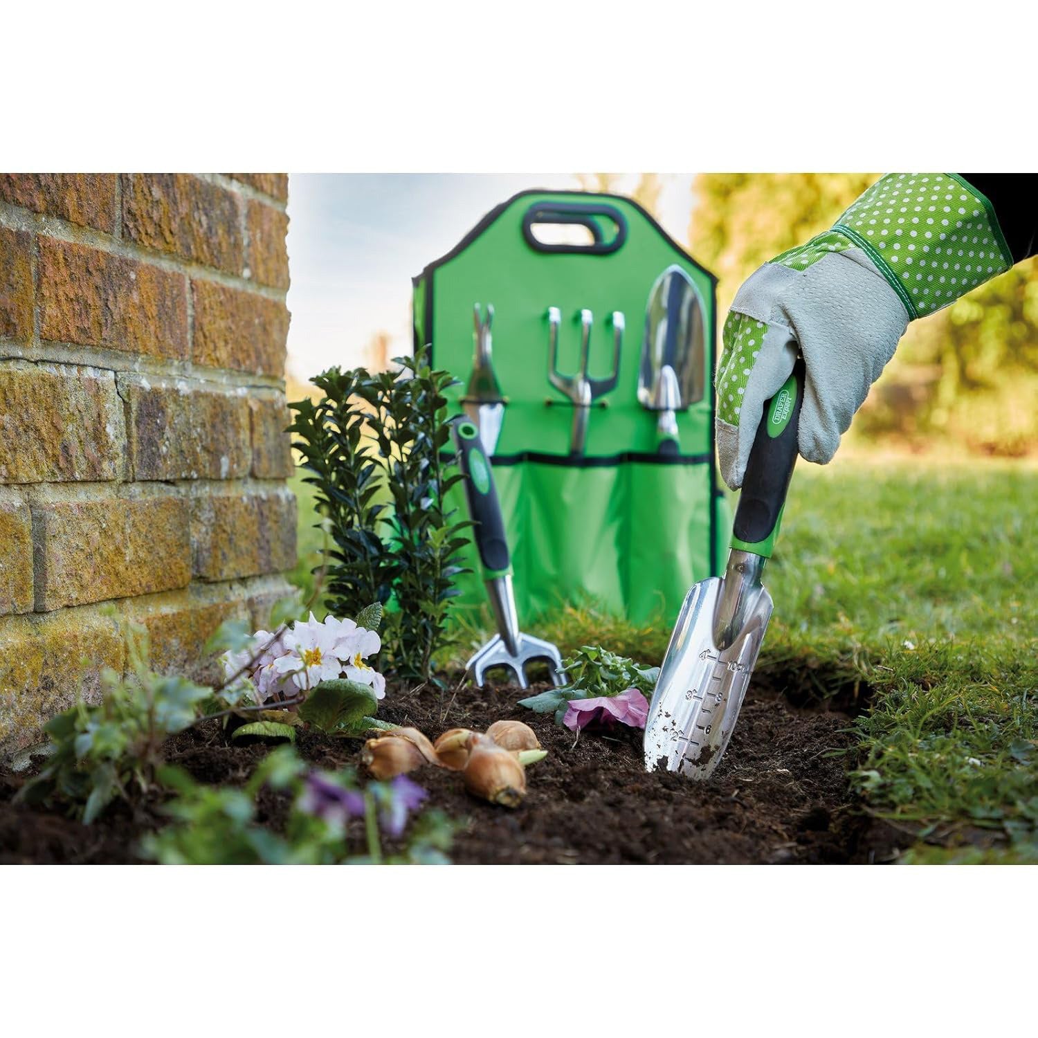 Draper 08998 11pc Aluminium Garden Tools Set | Fork Trowels Snips Kneeler Gardening Gloves & Bag