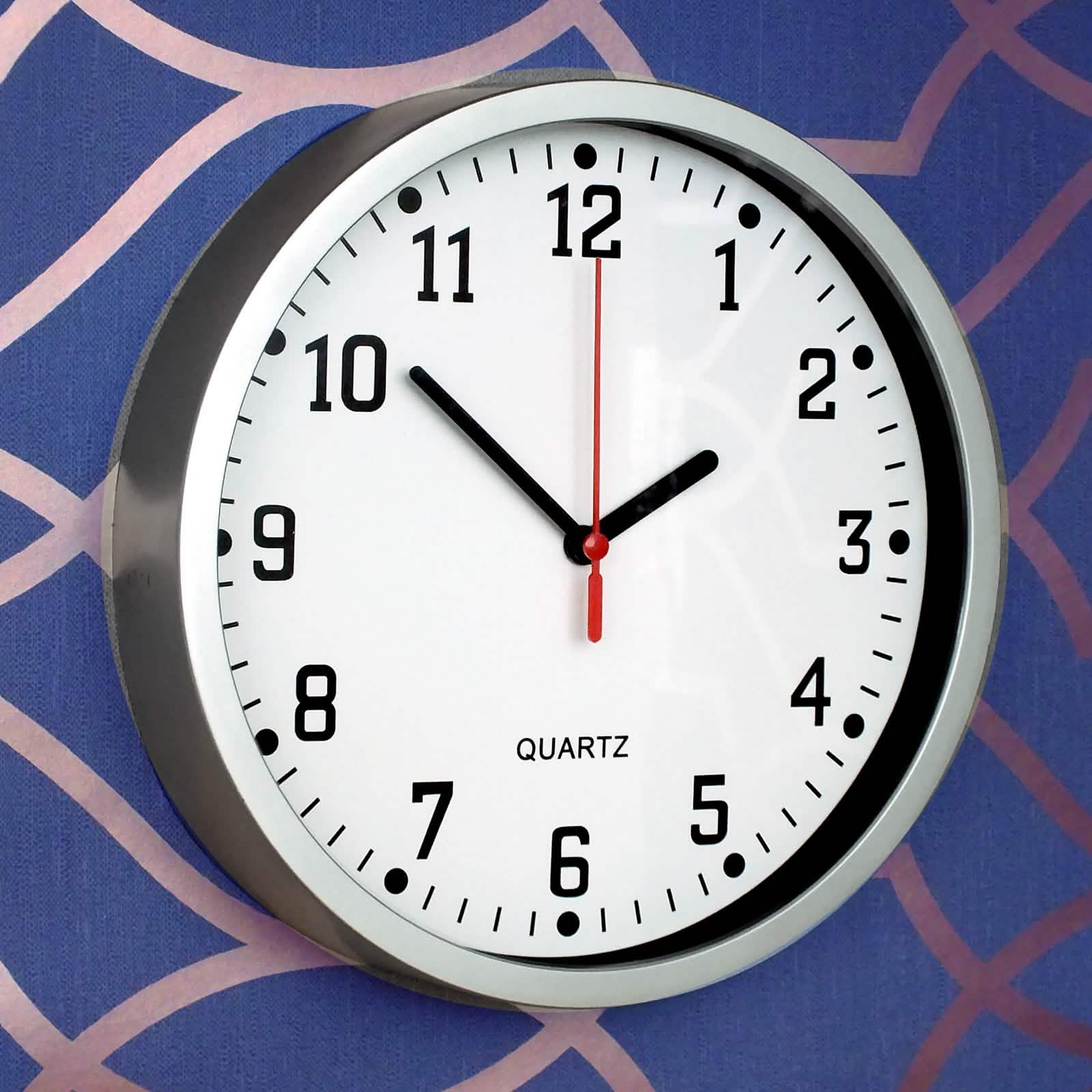 9" Round Silver Wall Clock Quartz Movement Bold Numerals Home Kitchen Bedroom