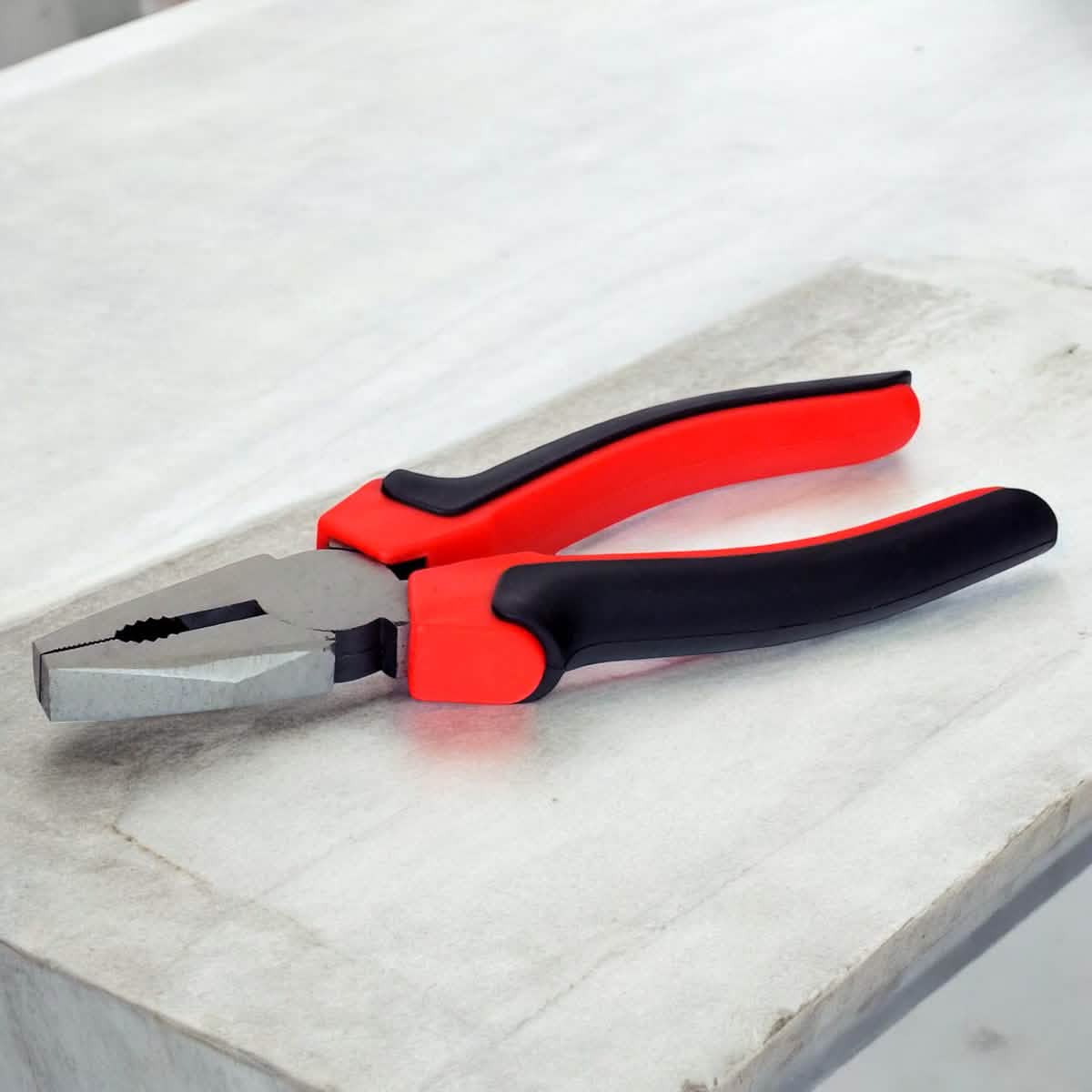 Voche 6" 150mm Combination Pliers | Heavy Duty Heat Treated Steel with Non Slip Grips