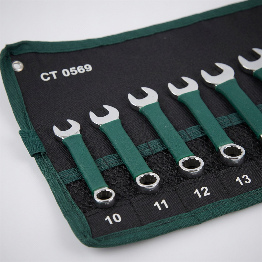 CT0569 smaller spanners and wallet detail