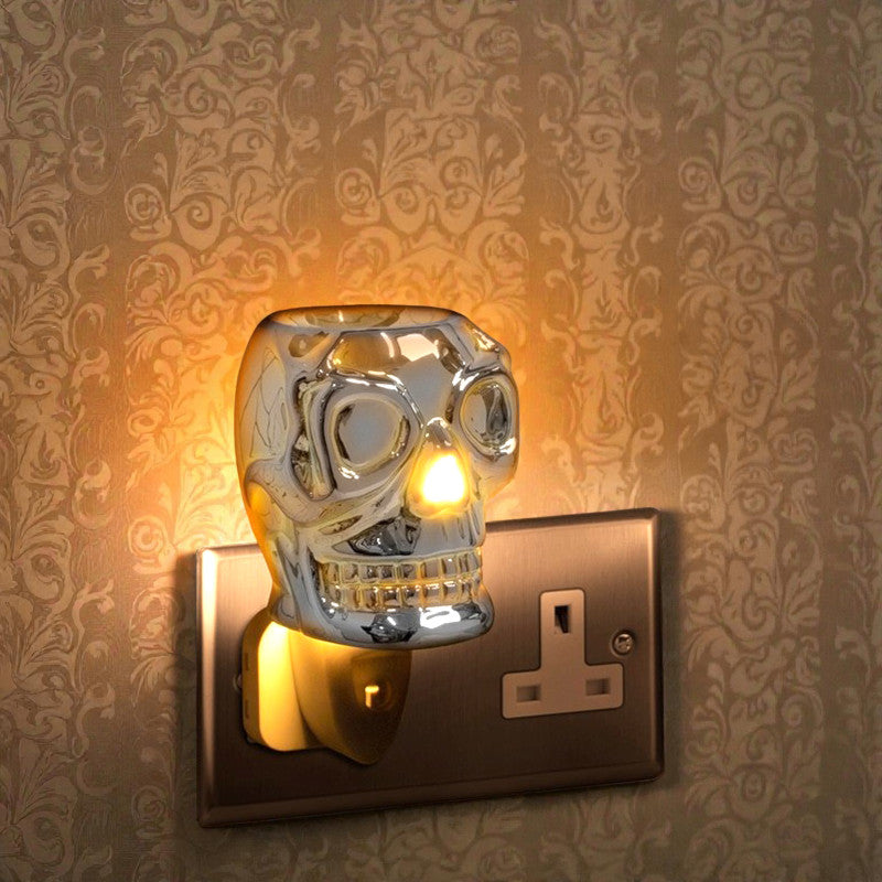 Silver Ceramic Skull Oil Burner and Wax Warmer Electric Plug-in Aroma Diffuser plus 6 Assorted Essential Oils