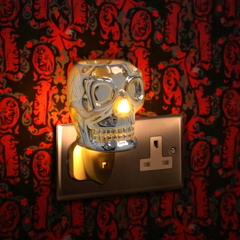 Silver Ceramic Skull Oil Burner and Wax Warmer Electric Plug-in Aroma Diffuser plus 6 Assorted Essential Oils