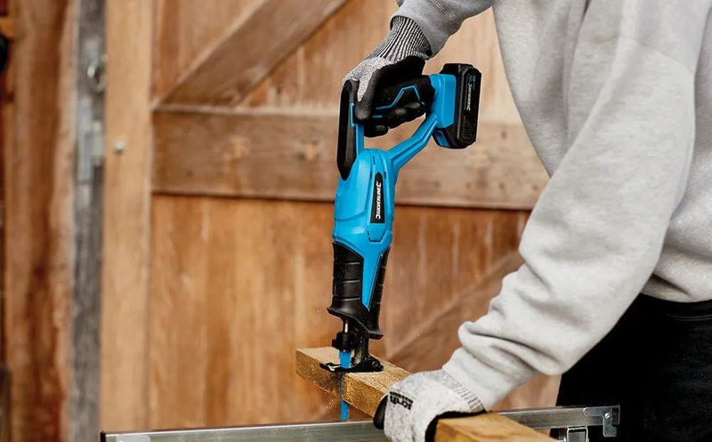 Silverline 18V Cordless Reciprocating Saw Reciprocating Saw 18V Cordless Electric with Battery Fast Charger & 11 Blades