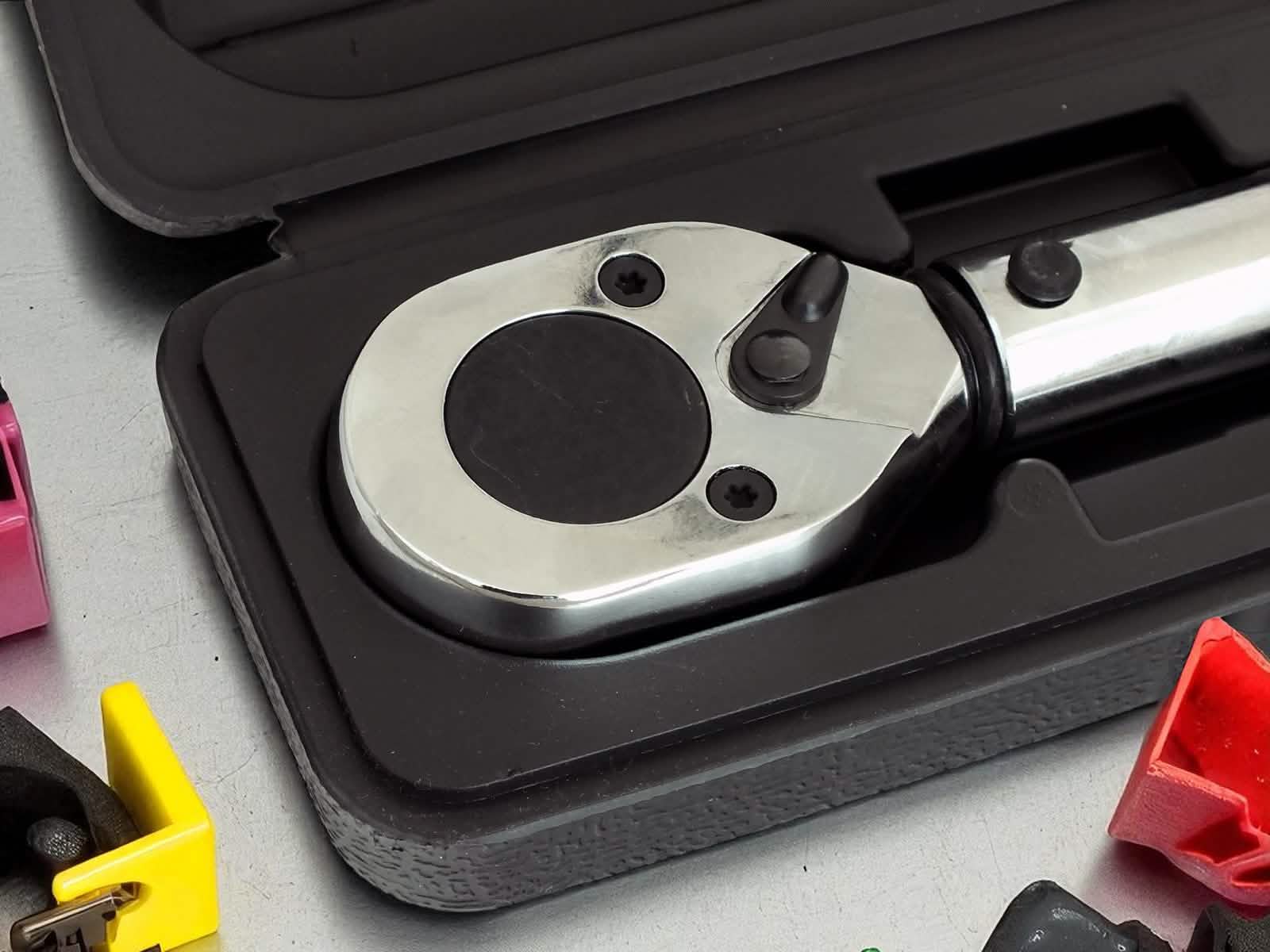 1/2" Dr. Torque Wrench Ratchet Action Micrometer Adjustment 42-210Nm | Calibration Certificate and Case
