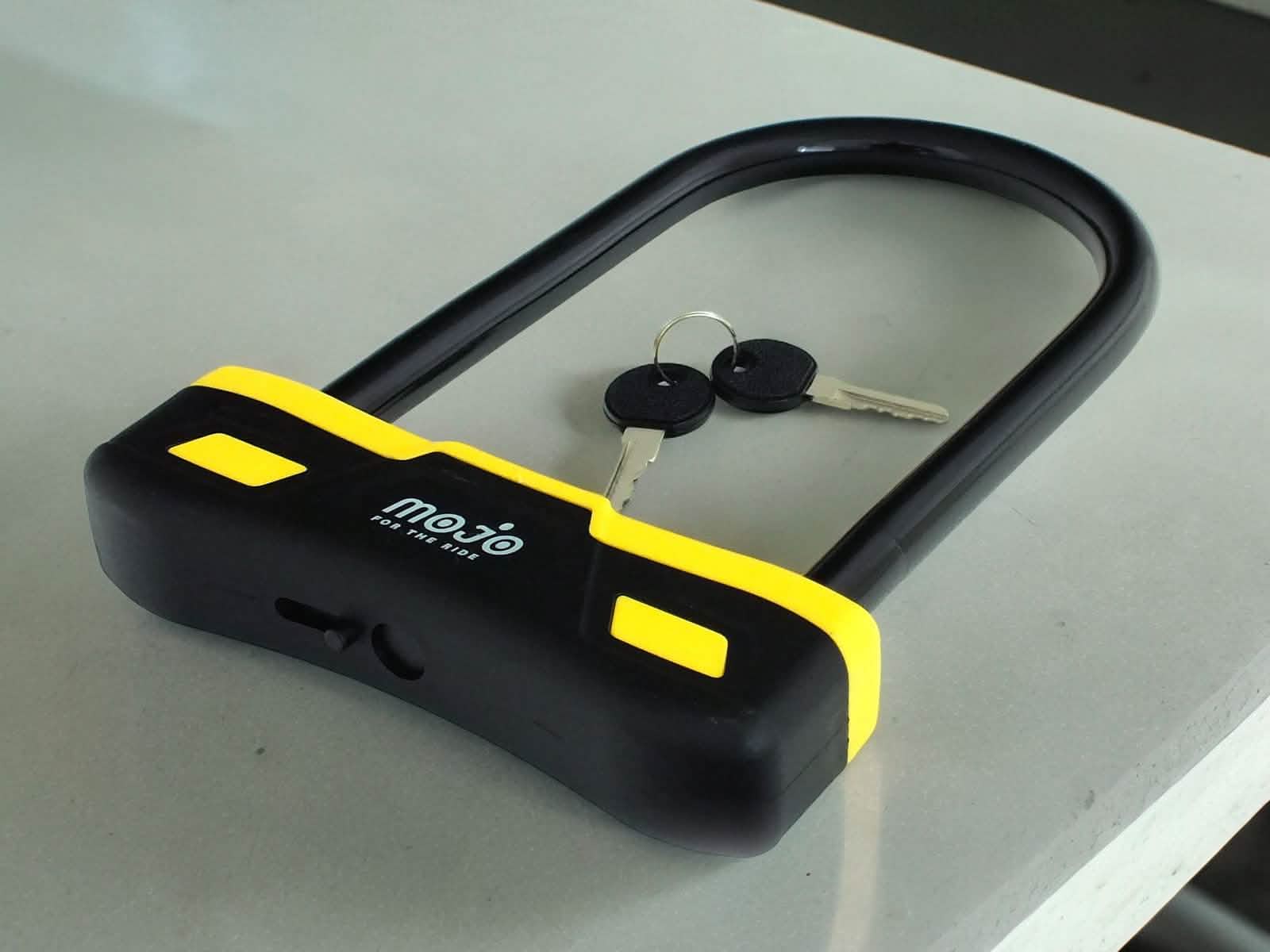 tooltime.co.uk D-Lock Heavy Duty D-Lock for Bikes Cycles Bicycles Motorbikes and Scooters with 2 Keys