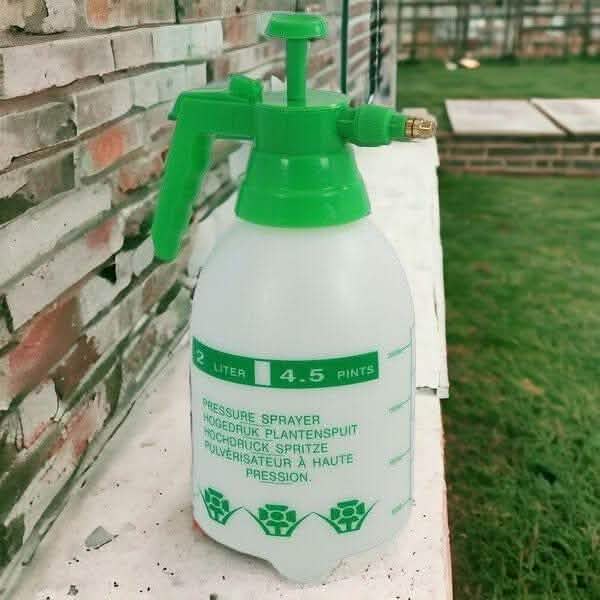 tooltime.co.uk Garden Pressure Sprayer 2 Litre Garden Pressure Sprayer Spray Bottle